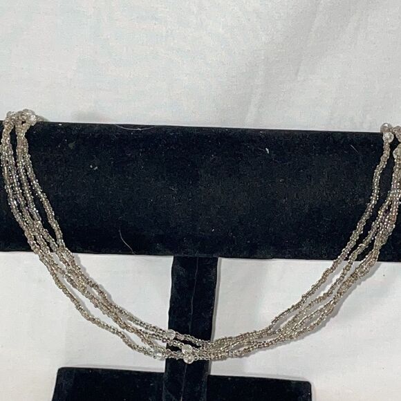 Multi layered beaded necklace - Picture 5 of 7